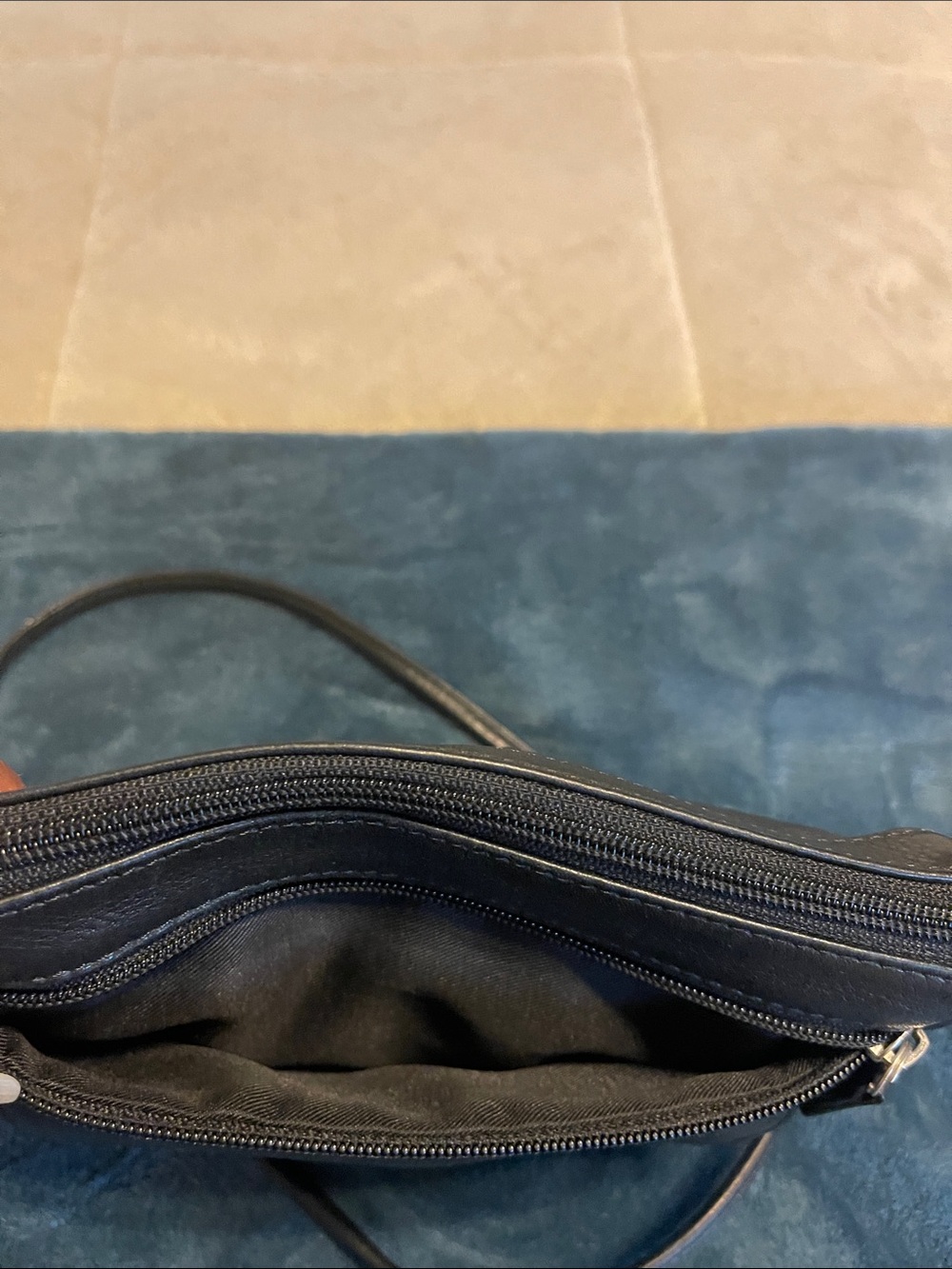Fossil Black Leather Crossbody Bag - Picture 5 of 16
